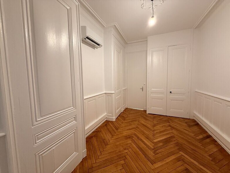 Office in Lyon to rent - Interior Photo - Image 3 of 6
