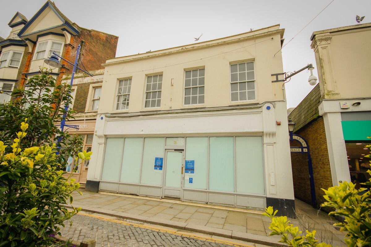 71 High St, Sheerness to rent Building Photo- Image 1 of 2
