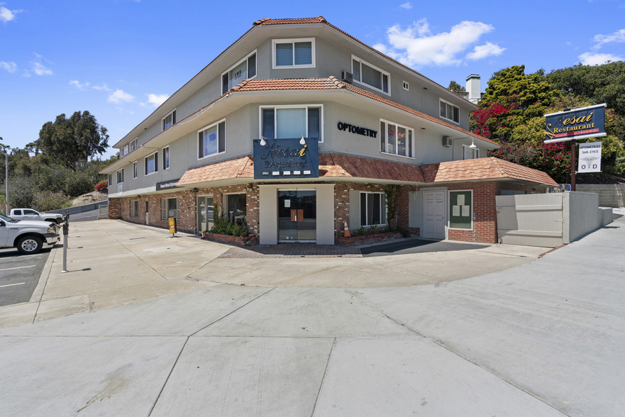 215 Riverside Ave, Newport Beach, CA for rent - Building Photo - Image 1 of 8