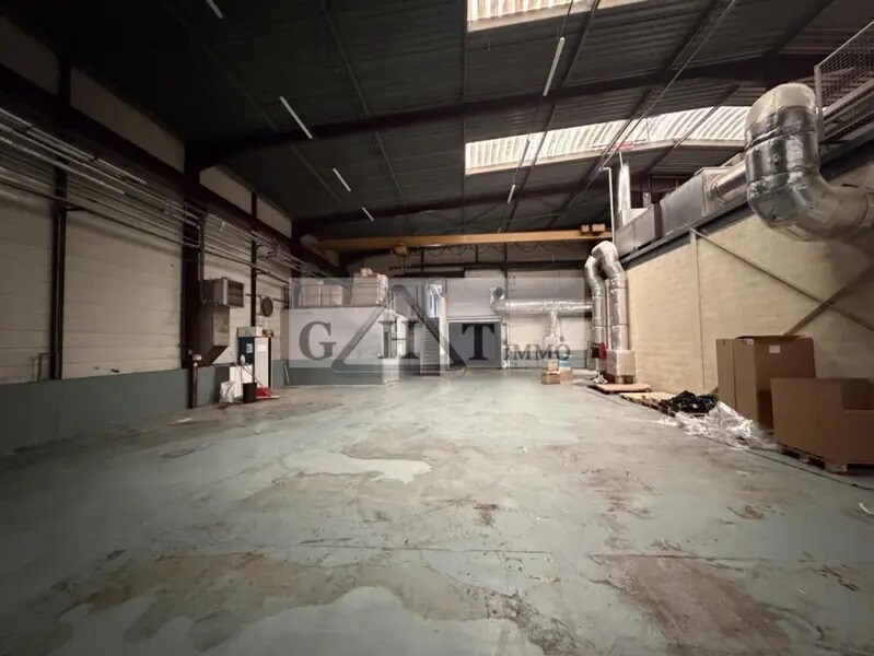 Industrial in Bondoufle for sale Building Photo- Image 1 of 16