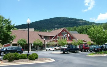 4 Olde Eastwood Vlg, Asheville, NC for sale Building Photo- Image 1 of 1