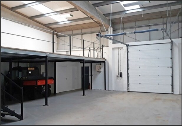 Paices Hl, Aldermaston to rent Interior Photo- Image 1 of 3