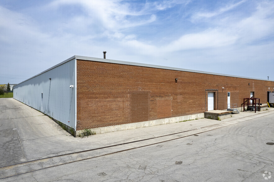 155-161 Orenda Rd, Brampton, ON for rent - Building Photo - Image 3 of 4