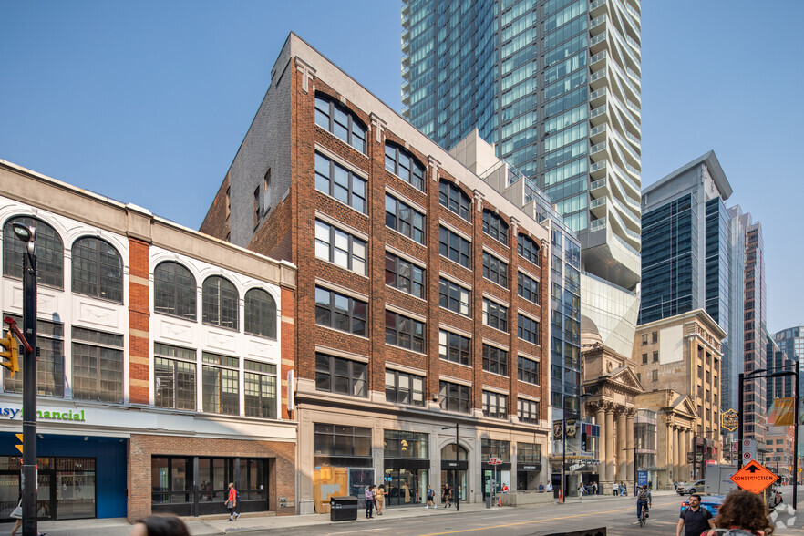 211 Yonge Street, Toronto, ON for rent - Primary Photo - Image 1 of 7