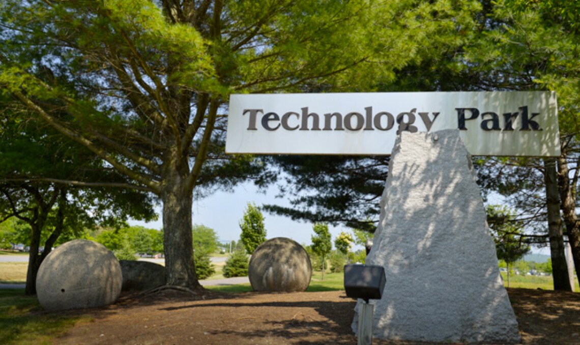 725 Community Dr, South Burlington, VT to rent Primary Photo- Image 1 of 2