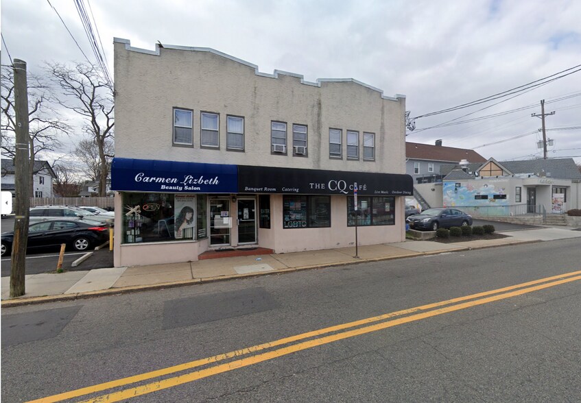 328-330 Queen Anne Rd, Teaneck, NJ for rent - Building Photo - Image 2 of 6