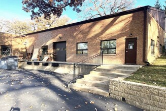 39W433 Highland Ave, Elgin, IL for rent Building Photo- Image 1 of 3