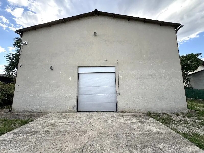 Light Industrial in Villeurbanne to rent Building Photo- Image 1 of 20