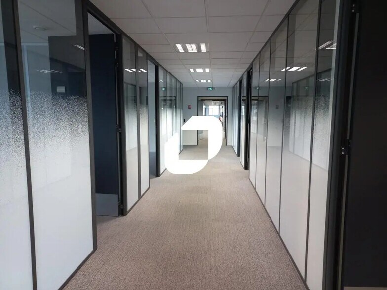 1 Ter Avenue De La Marne, Wasquehal to rent - Primary Photo - Image 3 of 10