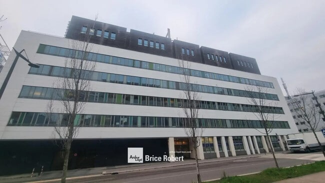 Location Bureaux 339 m²