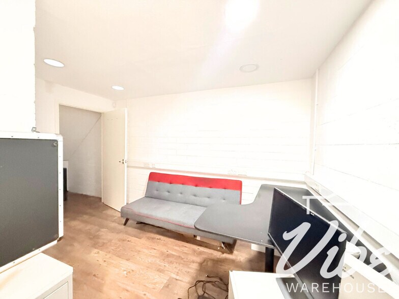 5 Bernard Rd, London to rent - Building Photo - Image 3 of 7