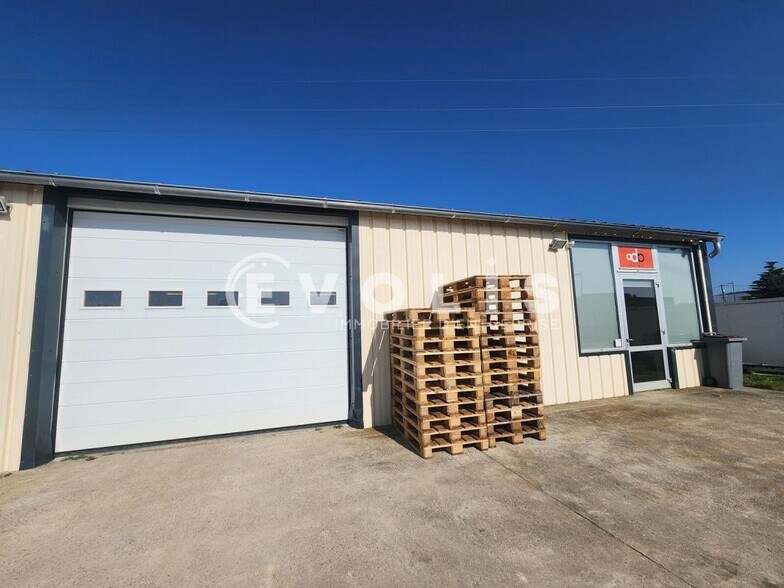4 Za Les Quatre Vies, Frontonas to rent - Building Photo - Image 1 of 22