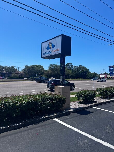 2222-2226 State Road 580, Clearwater, FL for rent - Building Photo - Image 3 of 27