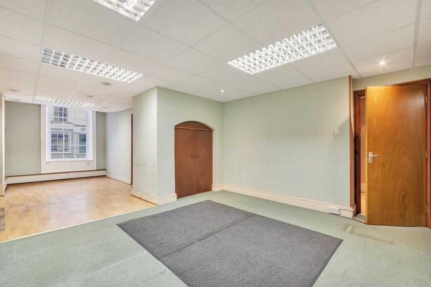 47 High St, Wem for sale - Interior Photo - Image 3 of 19