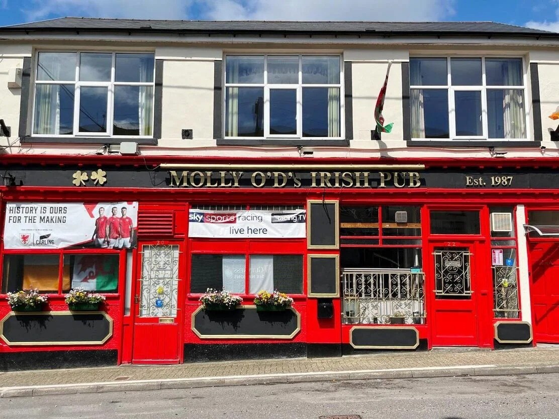 24-25 High St, Gilfach Goch for sale Primary Photo- Image 1 of 1