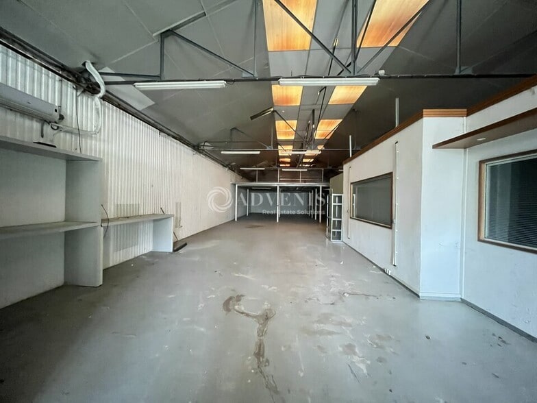 Light Industrial in Villeparisis to rent - Interior Photo - Image 1 of 6