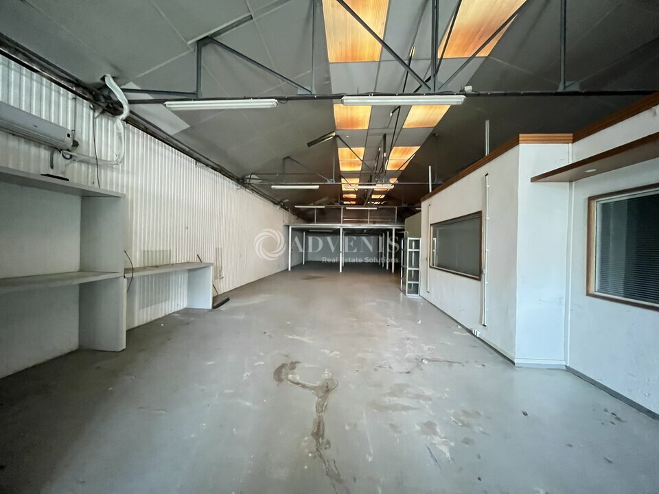 Light Industrial in Villeparisis to rent Interior Photo- Image 1 of 7