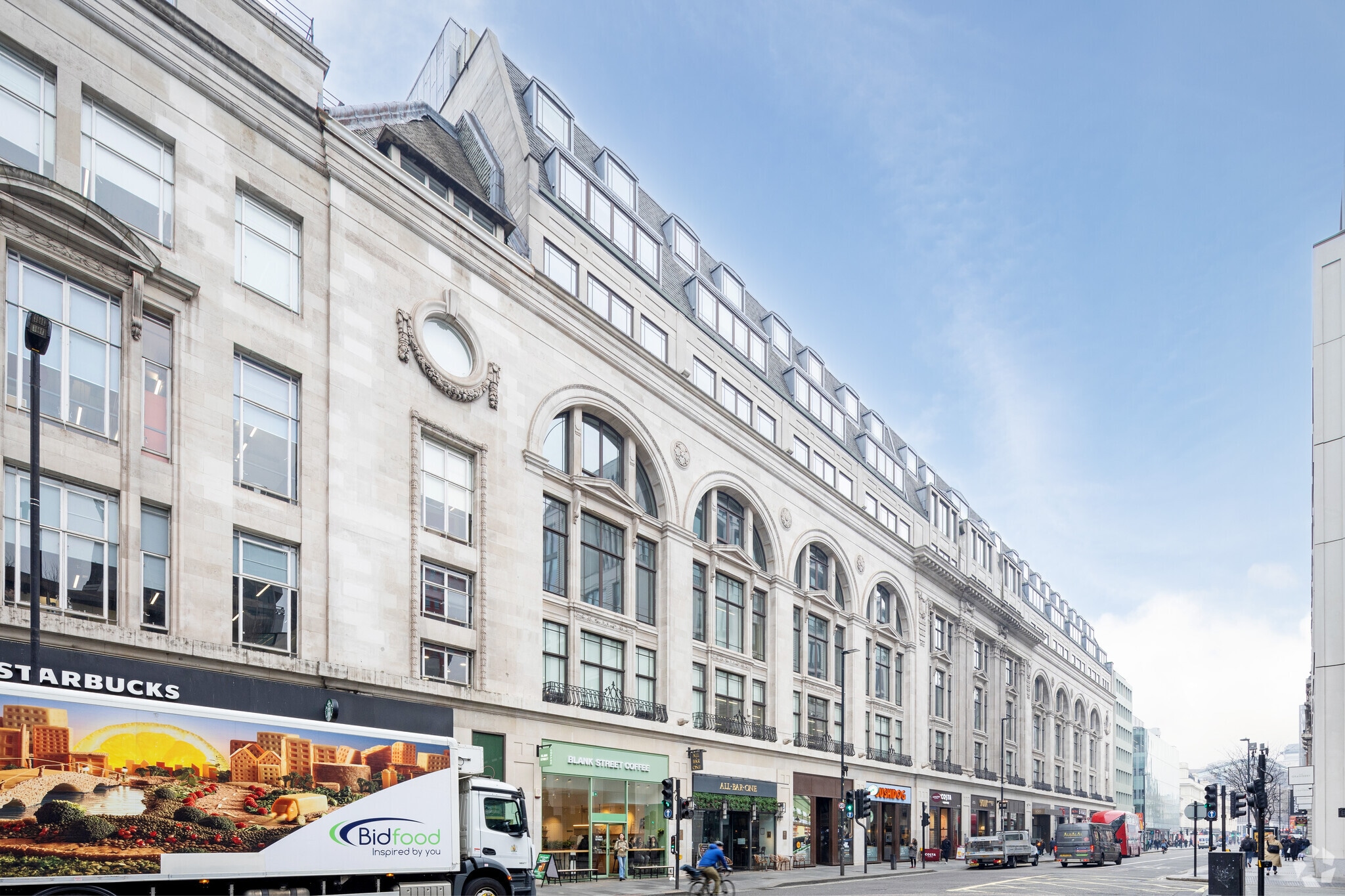 100 New Oxford St, London to rent Primary Photo- Image 1 of 9