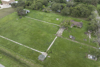 7442 County Road 42, Rosharon, TX for sale Primary Photo- Image 1 of 27