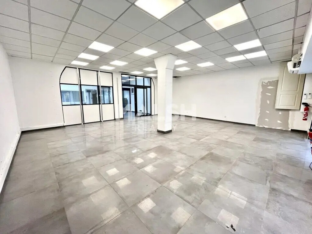 Vente Commerce 150 m² - Photo 1