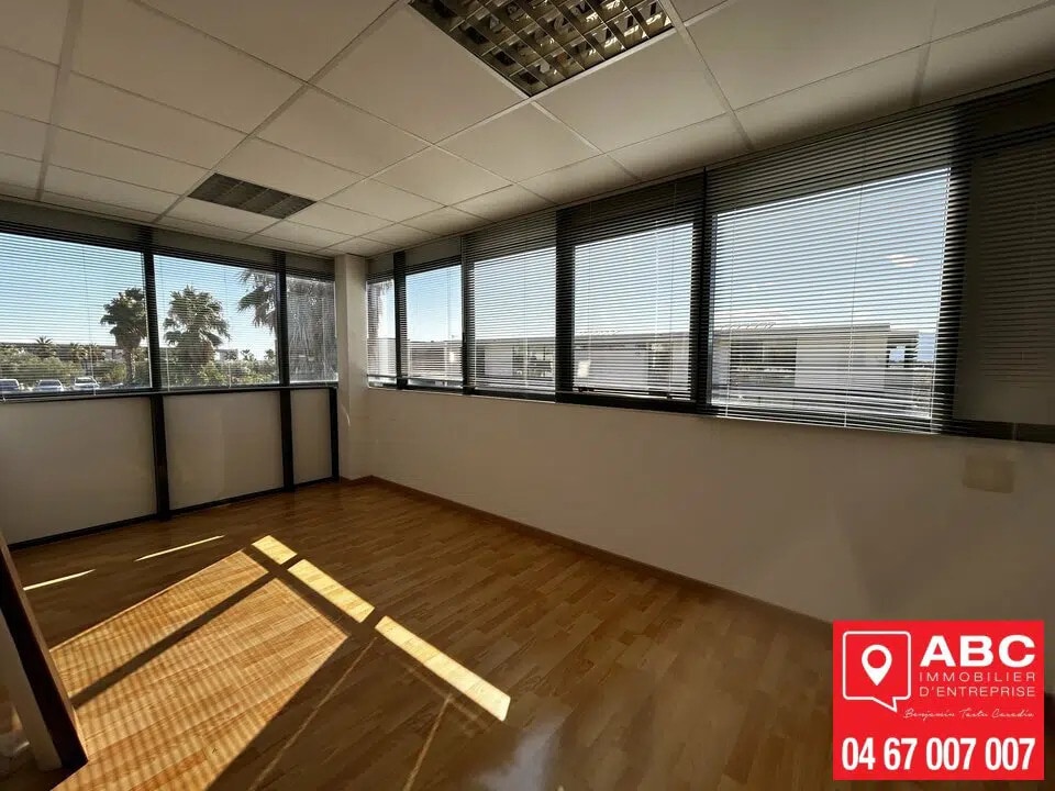 Location Bureaux 217 m² - Photo 1