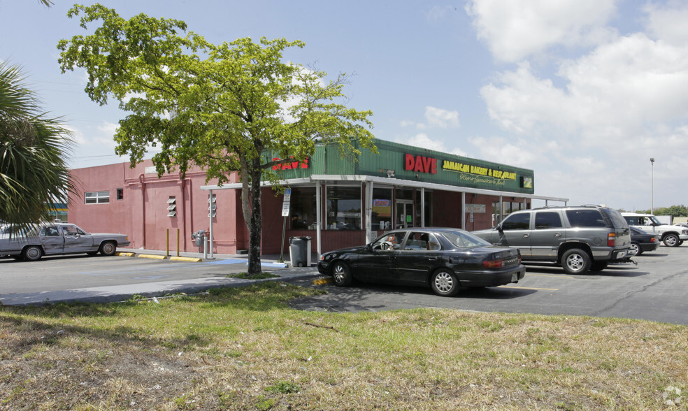 700 NW 183rd St, Miami Gardens, FL for sale - Primary Photo - Image 1 of 1