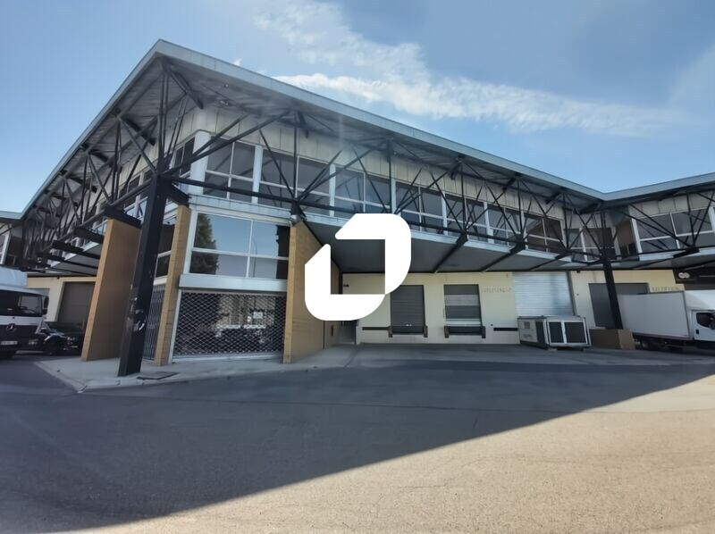Light Industrial in Morangis to rent Building Photo- Image 1 of 8