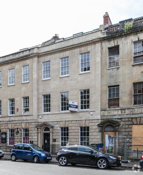 33 Portland Sq, Bristol for rent - Building Photo - Image 2 of 3