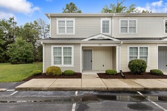 104 Brickyard Ln, Lillington, NC for sale Primary Photo- Image 1 of 1