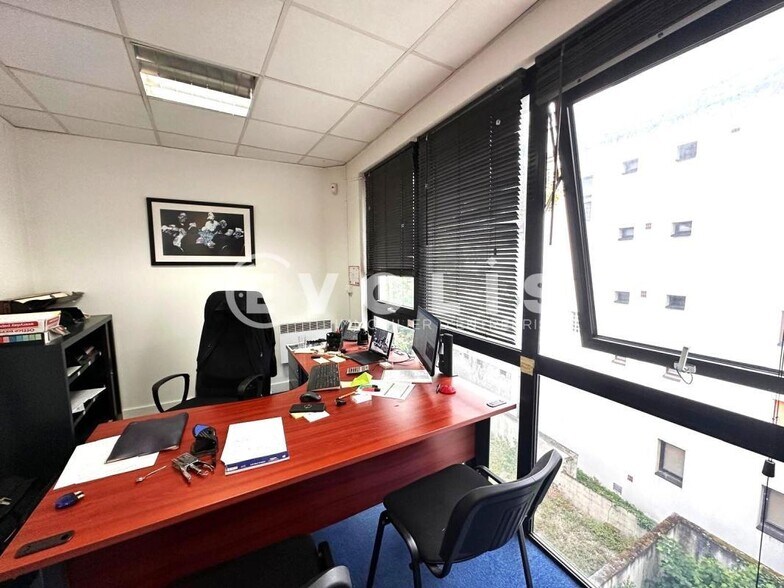 Office in Antony to rent - Interior Photo - Image 2 of 6