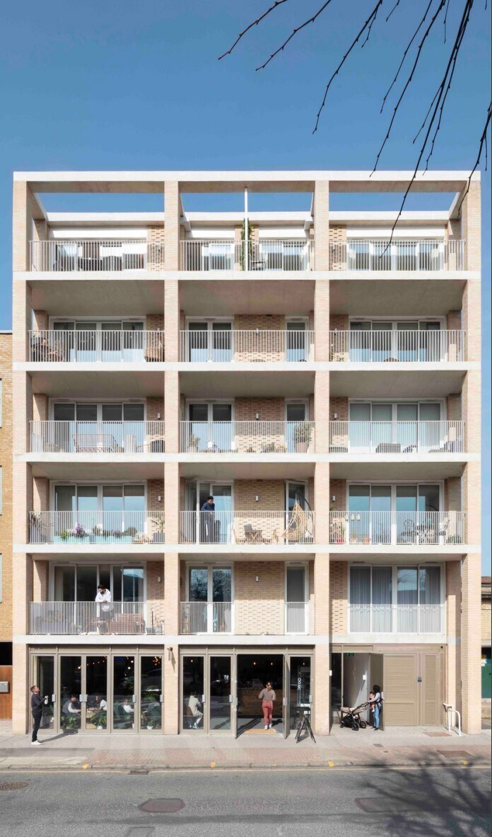 87 Greenwich High Rd, London for sale Primary Photo- Image 1 of 1