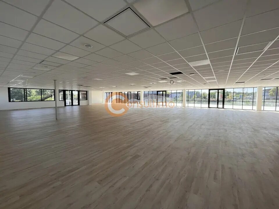 Office in Mérignac to rent Interior Photo- Image 1 of 12