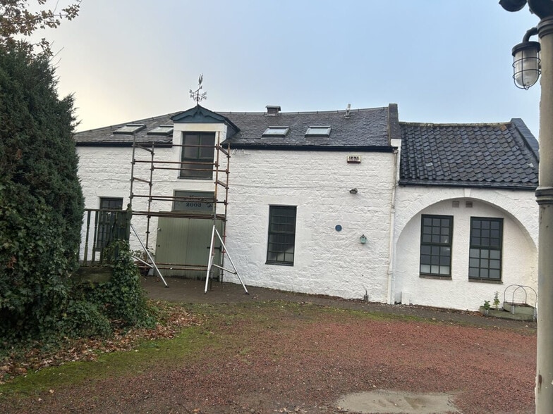 Claylands Rd, Newbridge to rent - Building Photo - Image 2 of 8