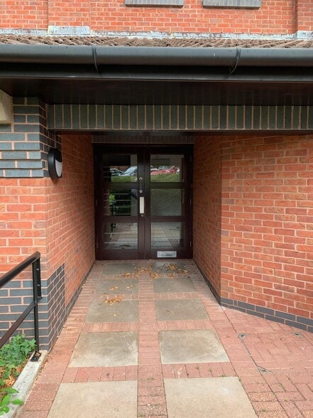 Pynes Hill, Exeter to rent - Building Photo - Image 2 of 2