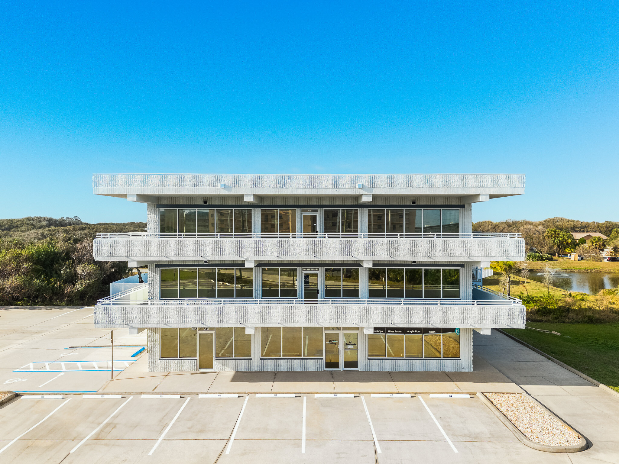 55 Inlet Harbor Rd, Ponce Inlet, FL to rent Interior Photo- Image 1 of 12