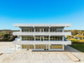 55 Inlet Harbor Rd, Ponce Inlet, FL to rent Interior Photo- Image 1 of 12
