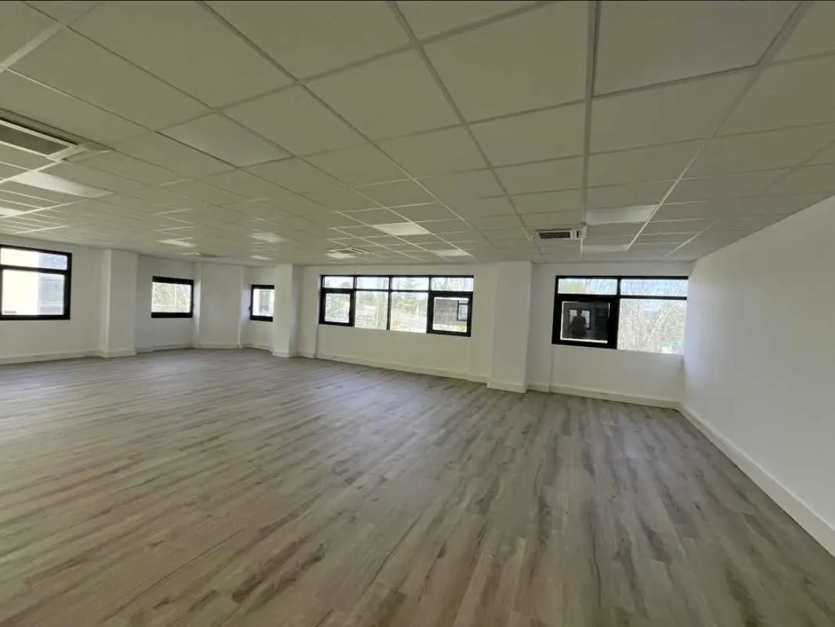 350 Avenue Jean-René Guillibert Gautier De La Lauzière, Aix-en-Provence to rent Interior Photo- Image 1 of 2