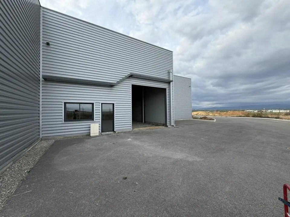 Vente Local d'activités 268 m² - Photo 1