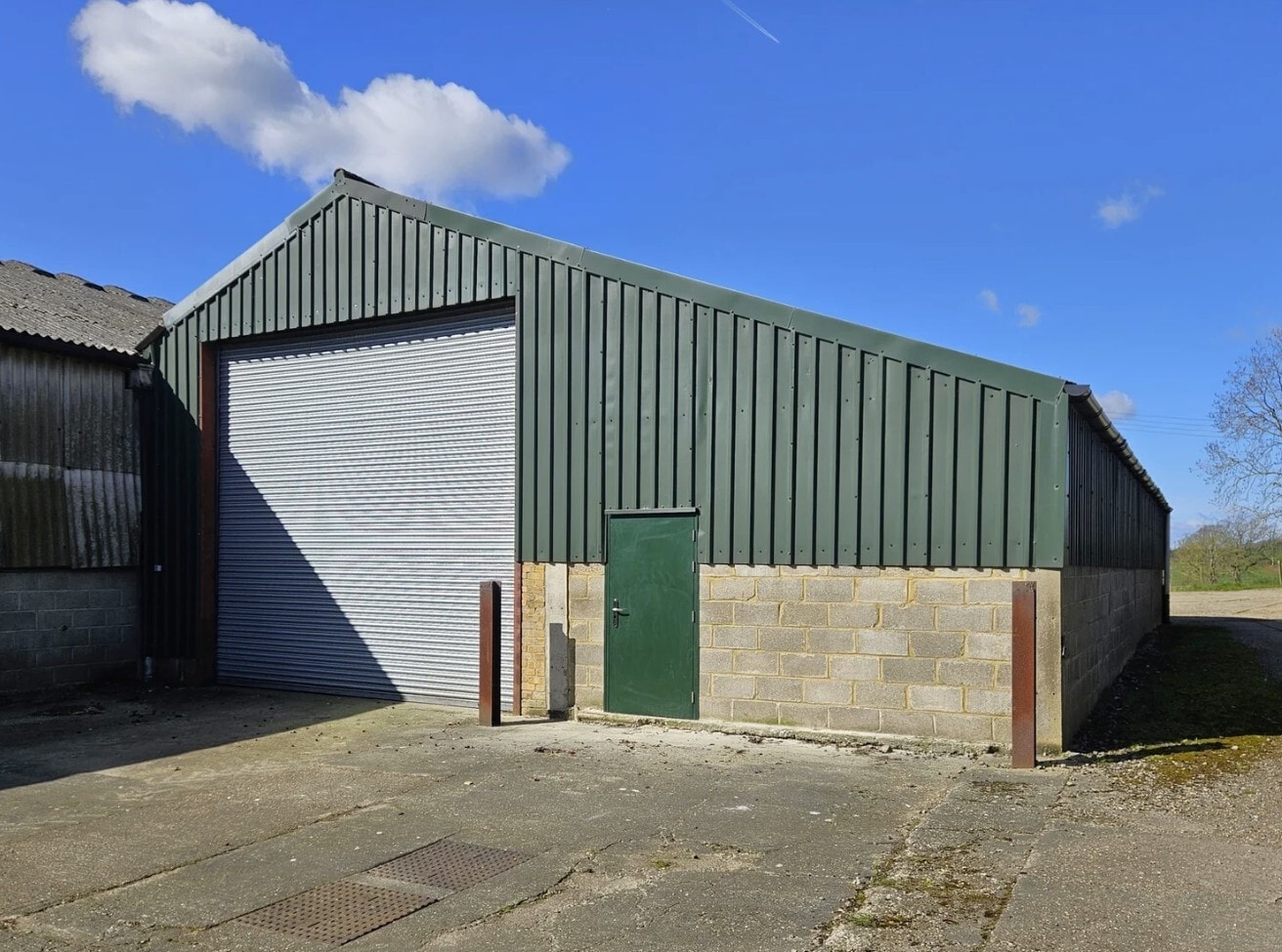 Beech Barn Farm, Enfield to rent Primary Photo- Image 1 of 3