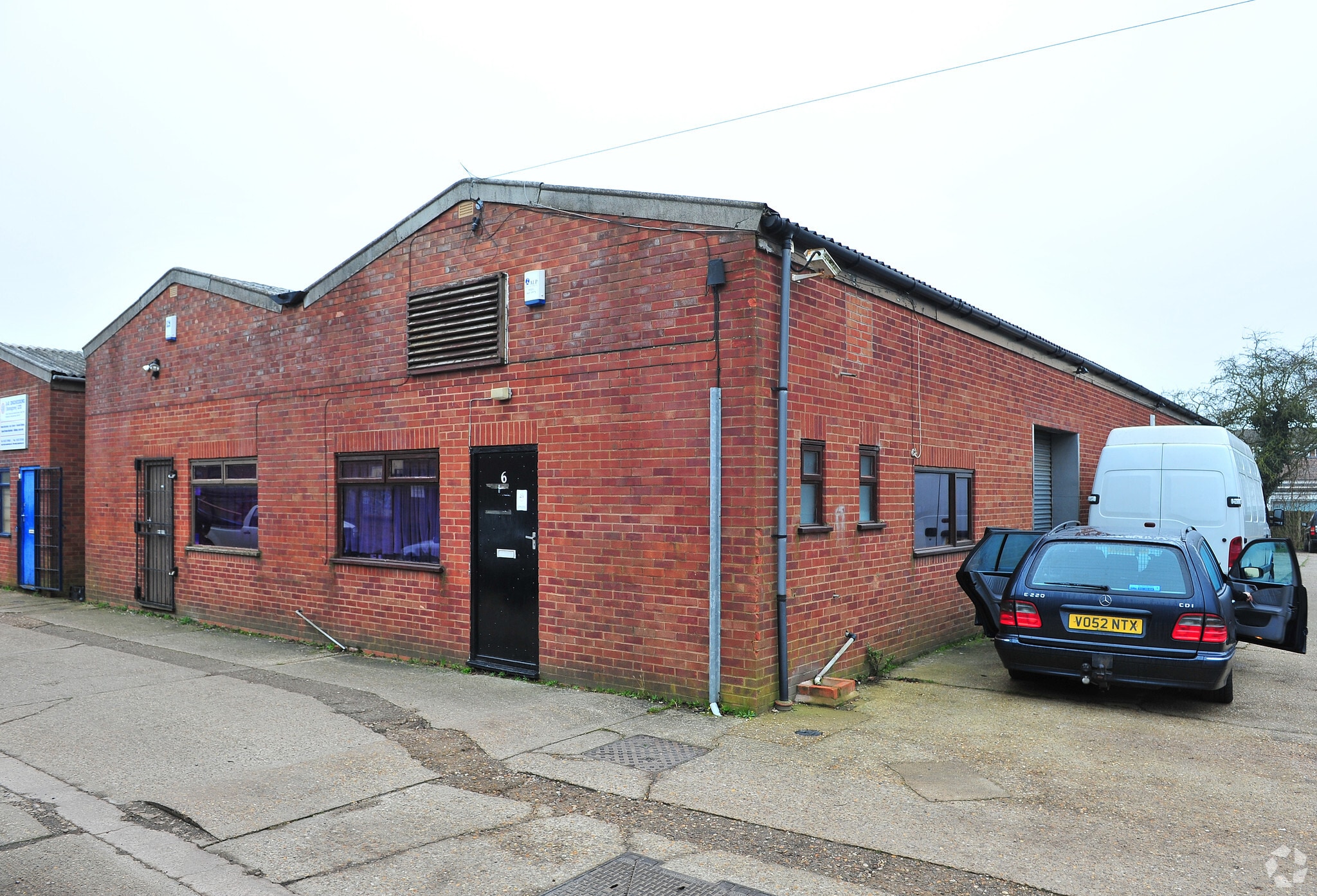 Shaw Ln, Stoke Prior to rent Primary Photo- Image 1 of 3