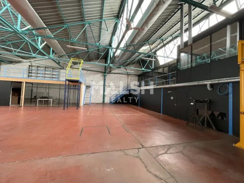 Light Industrial in Villeurbanne to rent - Interior Photo - Image 3 of 14