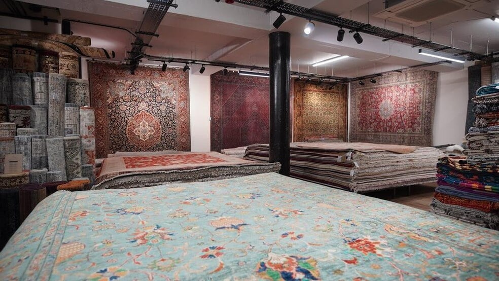 71-72 North St, Guildford to rent - Building Photo - Image 2 of 8