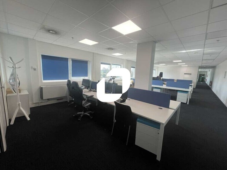 Office in Massy to rent - Interior Photo - Image 3 of 10