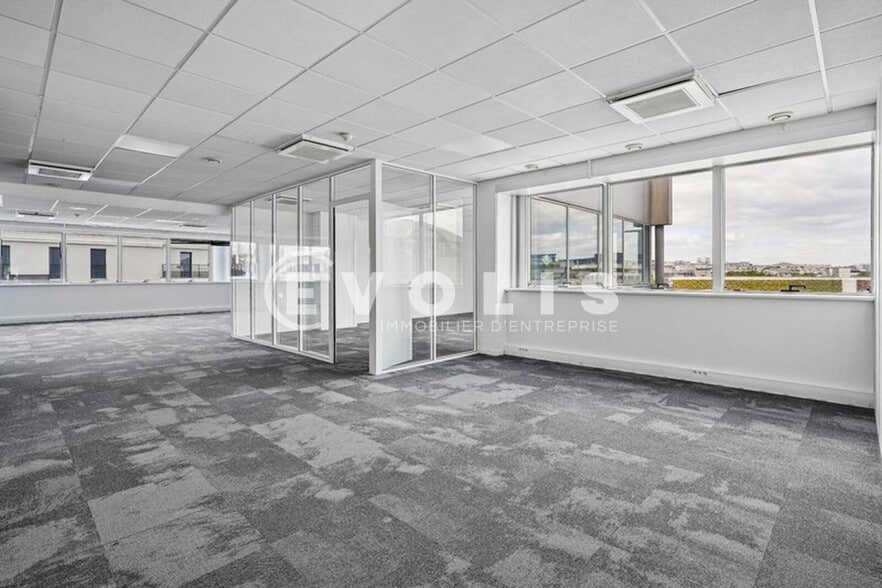 31-39 Rue Du Gouverneur Général Eboué, Issy-les-Moulineaux for sale - Building Photo - Image 2 of 10