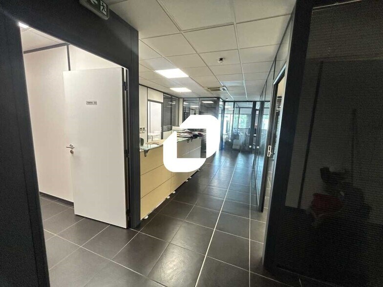 Office in Saint-Brice-sous-Forêt to rent - Building Photo - Image 2 of 8