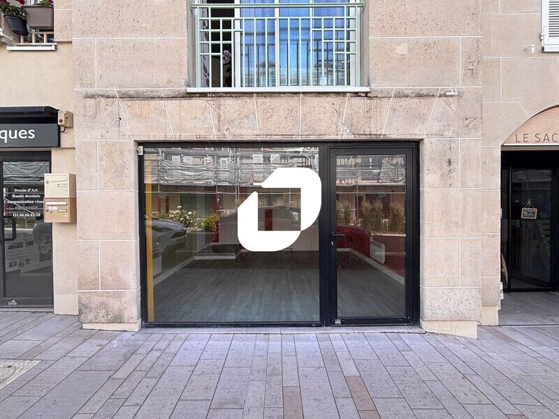Retail in Antony to rent Building Photo- Image 1 of 7