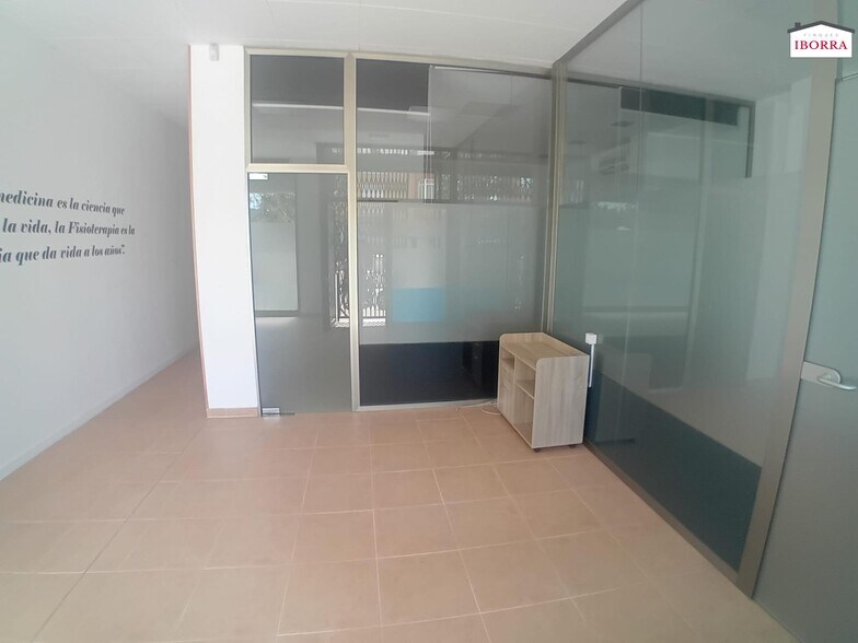 Retail in Tordera, Barcelona to rent - Interior Photo - Image 1 of 2