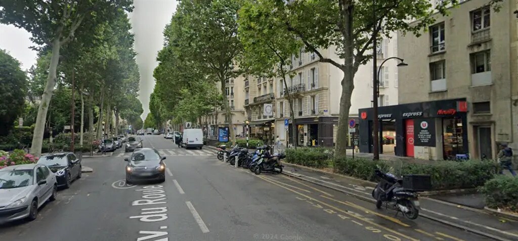 Retail in Neuilly-sur-Seine to rent Building Photo- Image 1 of 9