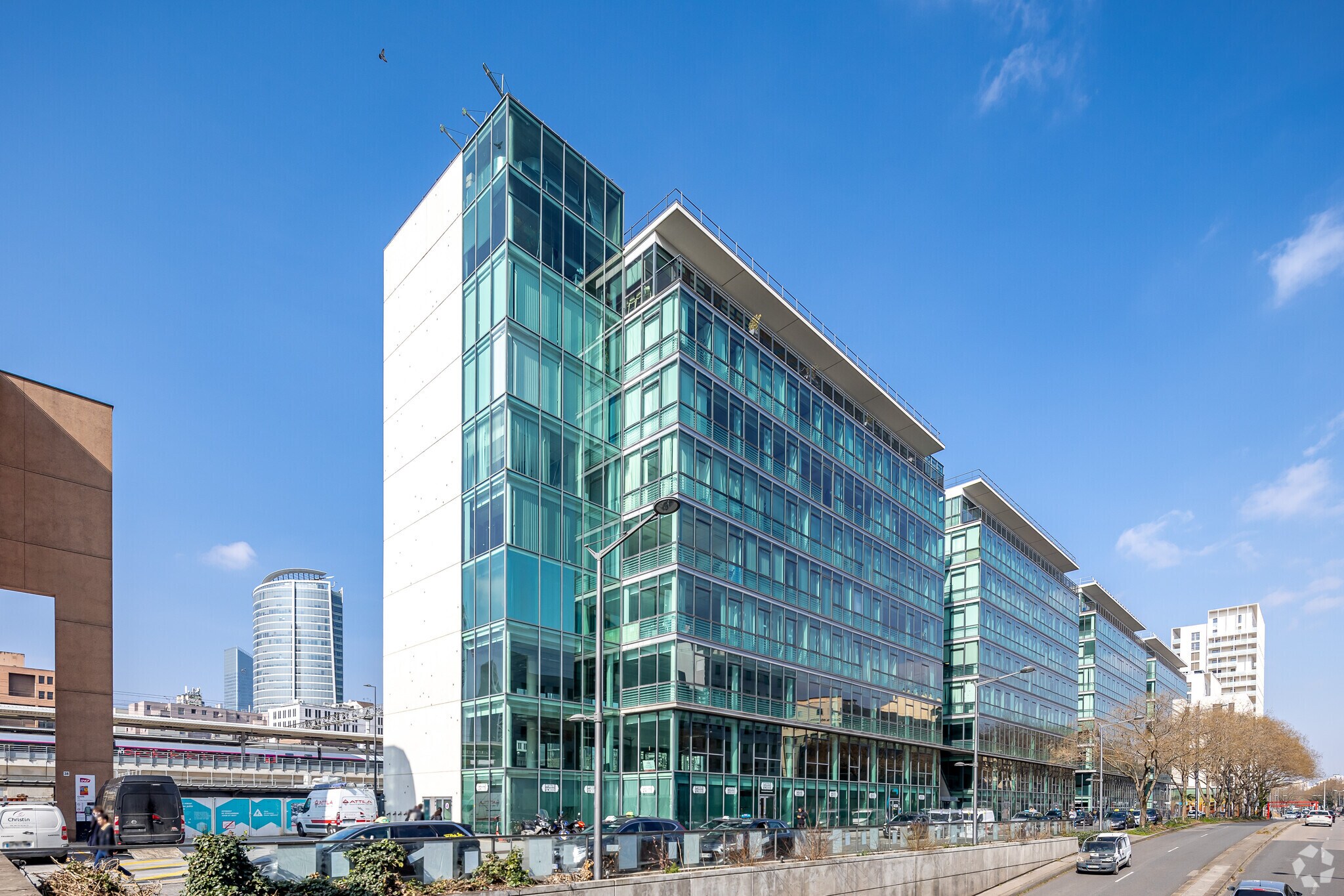 Office in Lyon to rent Primary Photo- Image 1 of 5