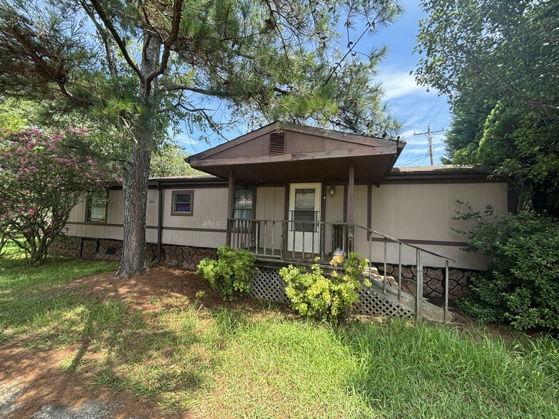 2706 W Whitner St, Anderson, SC for sale - Primary Photo - Image 1 of 7